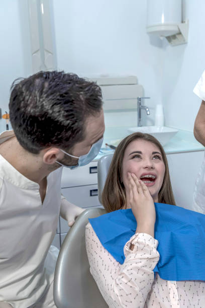 Best Broken Tooth Emergency  in Bellevue, IA